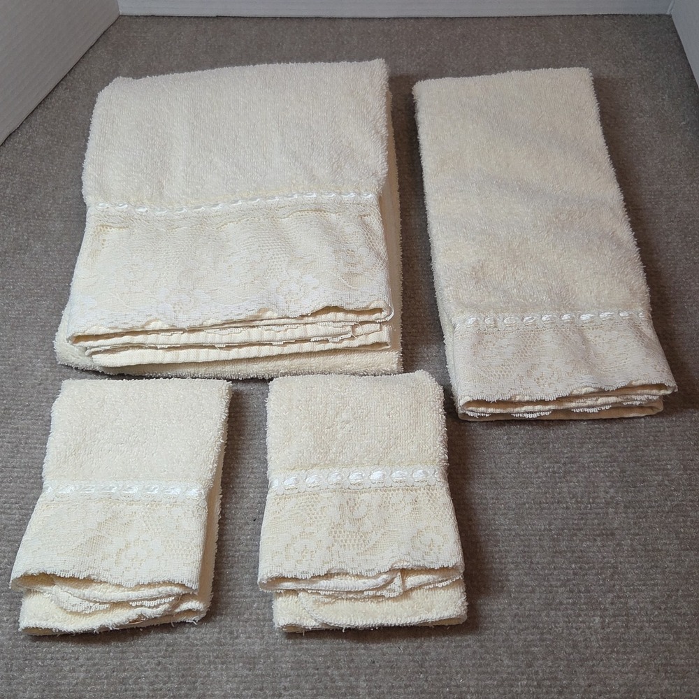 +2 Vintage Dundee Towel Set Cream Lace Lot of 4 Pc 1980's cottage shabby chic